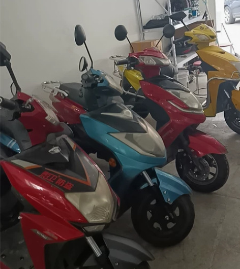 出二手外卖车架，带正规牌照，带正规行驶证，...