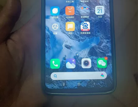 备用机，女朋友送了个手机！所以就小米8转卖...