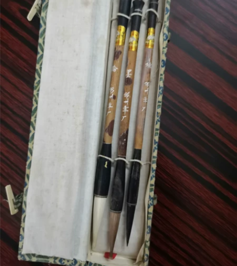 仅有几支珍藏【斑竹老毛笔】20几年以上紫兔...