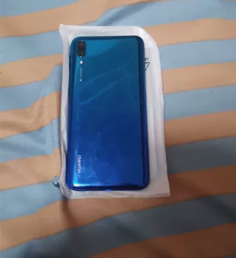 华为畅享九换过一次屏 感兴趣的话点“我想要...