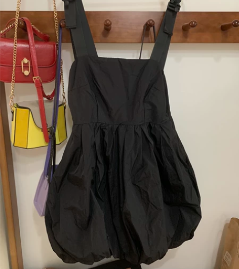 黑色花苞裙M全新只剪了吊牌 顺丰包邮（除偏...