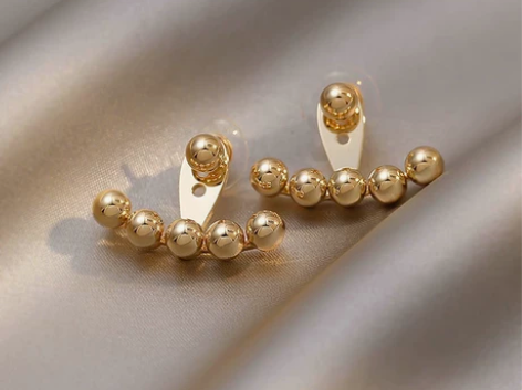 之前工作室不开了,还剩余几个款的耳饰! 这...