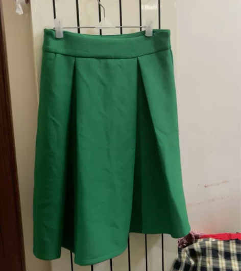 大码绿色中裙 有点太空棉面料 秋冬可穿 腰...