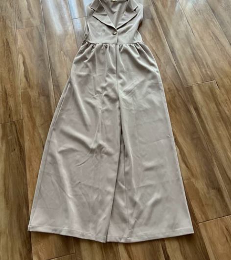 M码 女装 连体裤 全新没穿过 感兴趣的话...