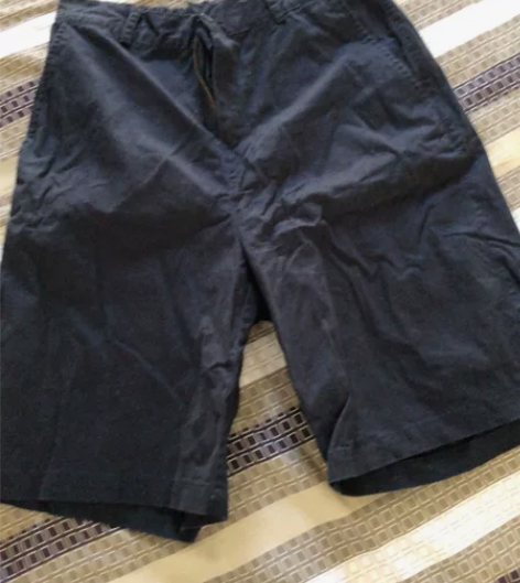 深蓝色全棉短裤，男款170码，照的不好没有...