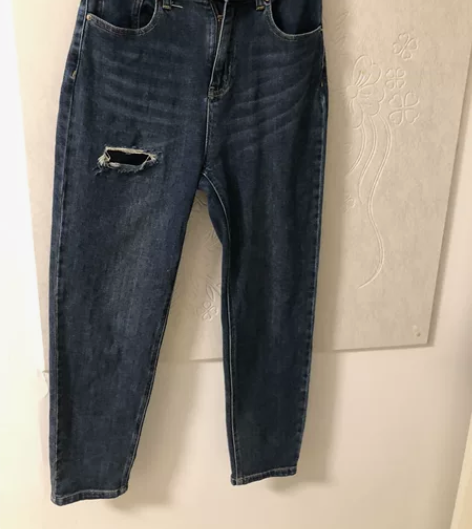 破洞蓝色牛仔裤 穿到120斤 感兴趣的话点...