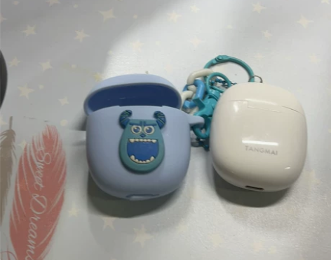 唐麦w9，只剩耳机仓，便宜出，可刀 感兴趣...