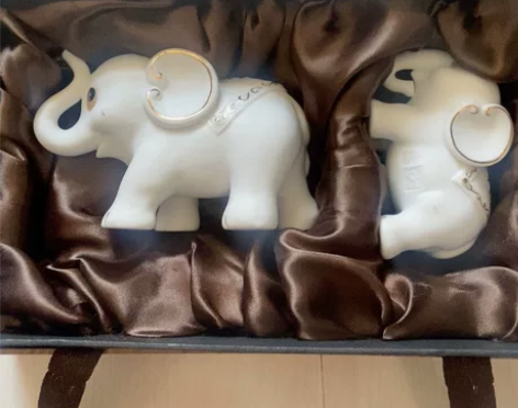 陶瓷小象摆件 全新 一大一小成套出售