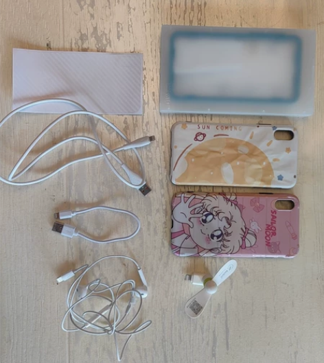 iphone 1条有线耳机 2条充电线  ...