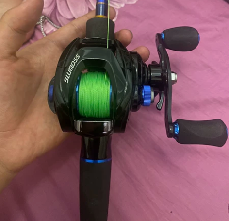 海明威路亚一套，竿子轮子实体店买的，一共三...