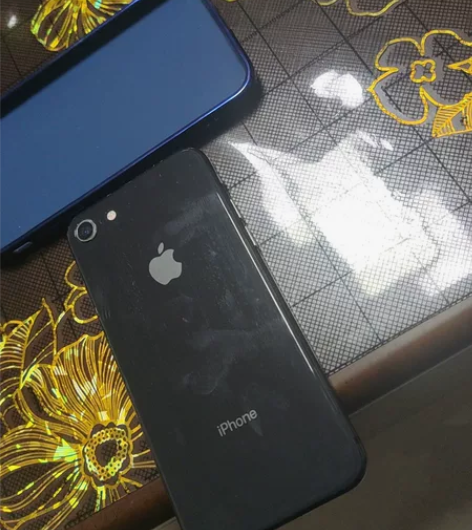 苹果8卡贴机   带卡贴 感兴趣的话点“我...