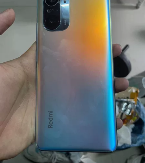 红米k40pro8+256， 外屏碎，不影...