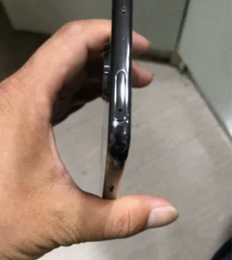 美版moto z?3无刮痕无磕碰，屏幕有点...