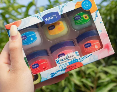 8块8一套，六个凡士林润唇膏！全新包邮！ ...