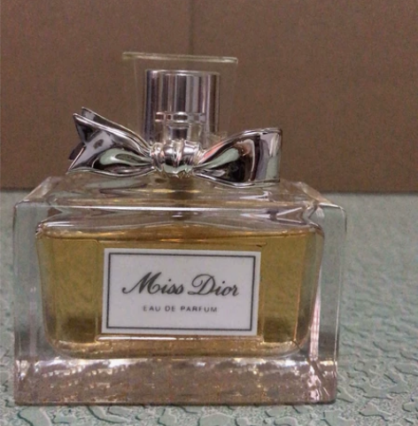 迪奥甜心小姐香水50ml，余量如图保真正品...