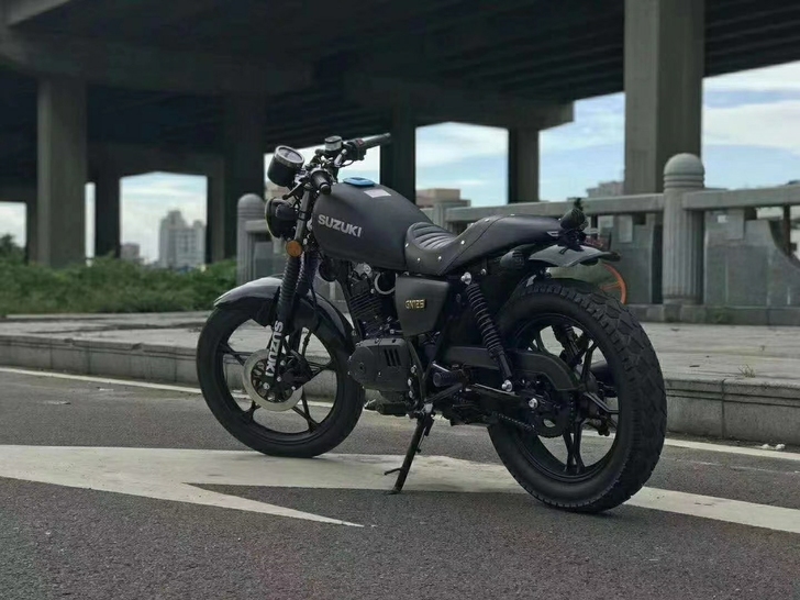铃木复古125cc，成色非常漂亮，全部原厂...