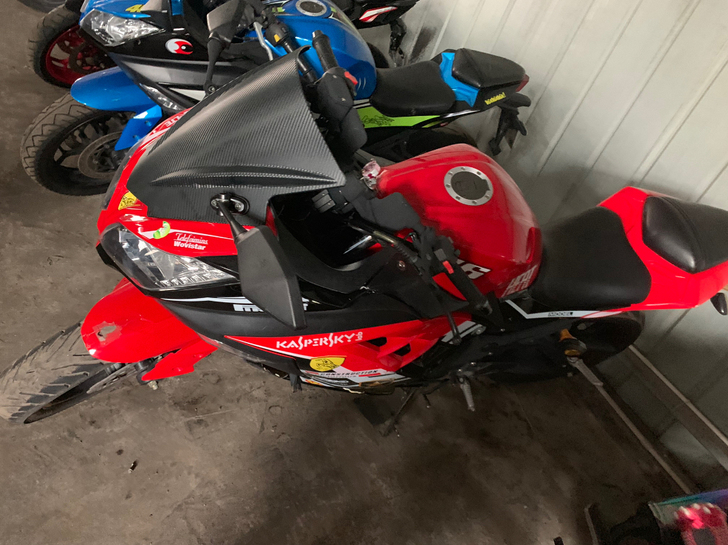 小忍者200，手续齐全，19年年底上户，随...