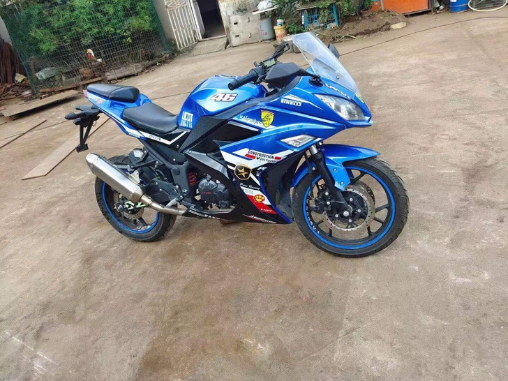 小忍者摩托车趴赛地平线跑车，天蝎排气声浪澎...