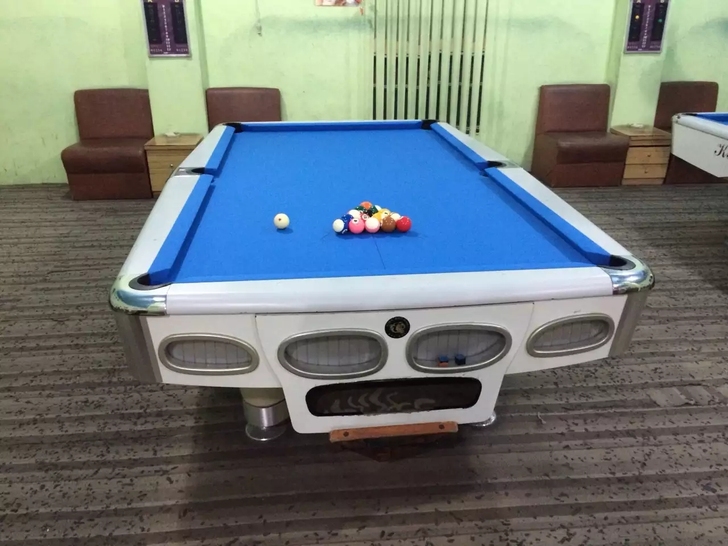 金伯郎9代台球桌，7成新，球竿，球等设备齐...
