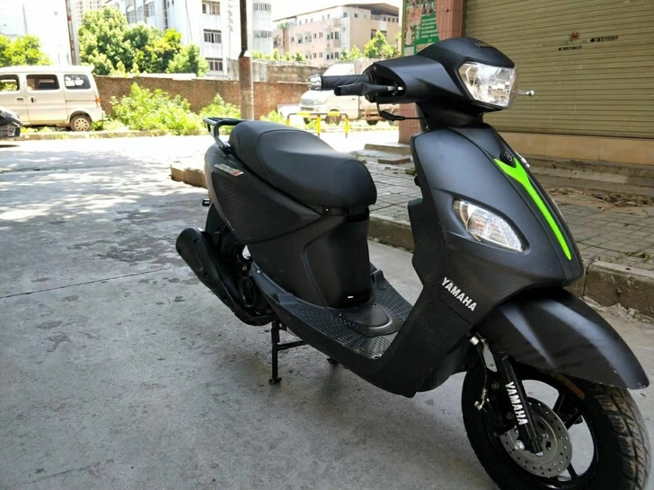 雅马哈巧格i125C   摩托车整车原装 内外九成新 无拆无