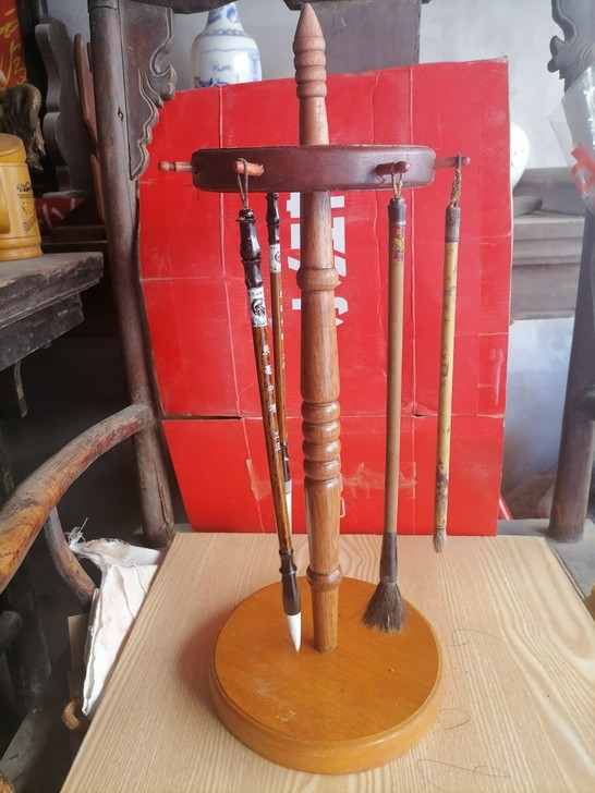 红木制作笔架，名贵木材，底座为黄撸，杆为柞...