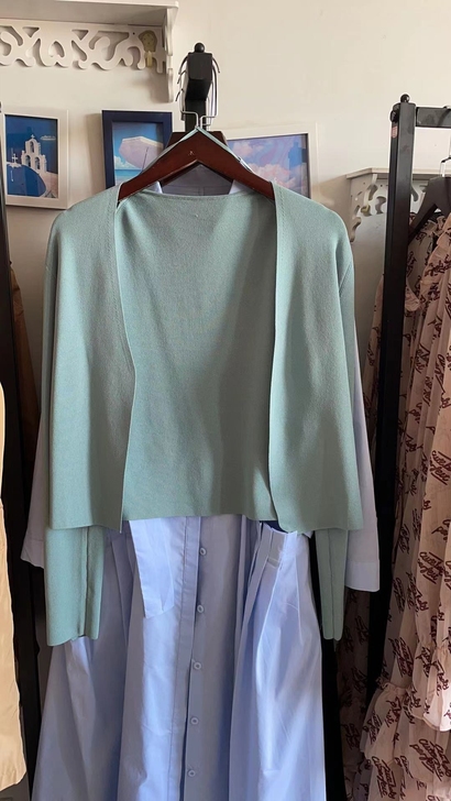 蒂言开衫，绿色s码件，穿过一次，非偏远地区...