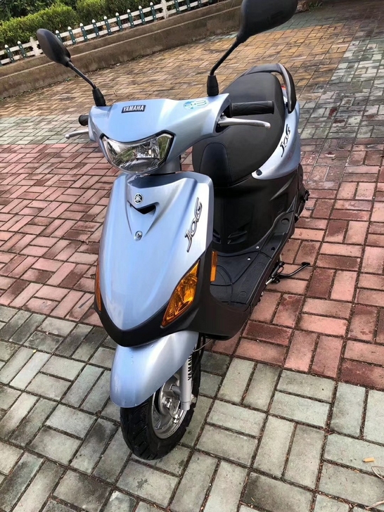 二手摩托车雅马哈巧格100cc 二代，天蓝...