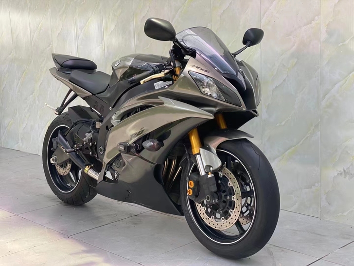 极品 12年 原版原灯 r6 车况细节完美...