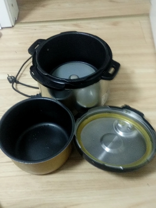 九阳智能电压力锅。5L。99新。