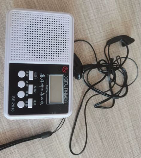 四六级考试必备，英语听力接收机 九成新，只...