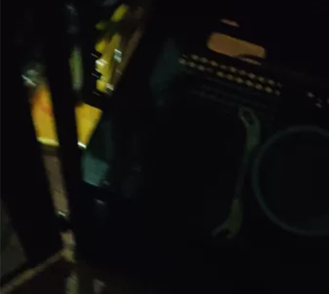 360水冷,机箱侧板是有的不过被窝不小心踩...