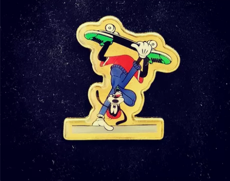 迪士尼胸针，倒抓滑板大狗高飞 感兴趣的话点...