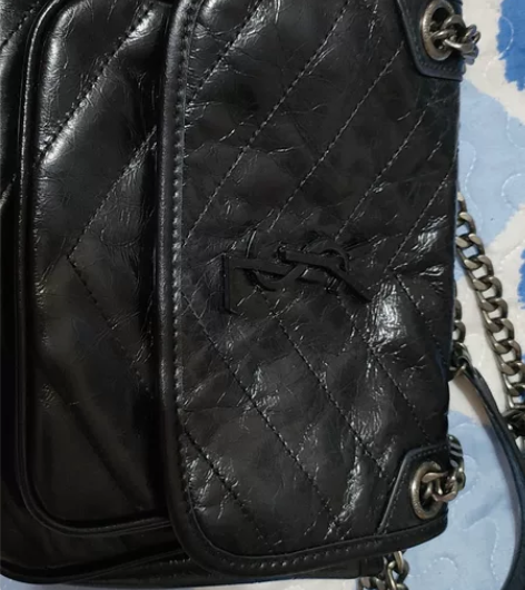 圣罗兰黑色小号几乎全新 高版本 感兴趣的话...