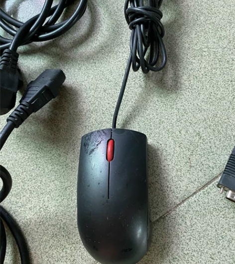 联想鼠标+电脑电源线3条 +数据线1条 搬...