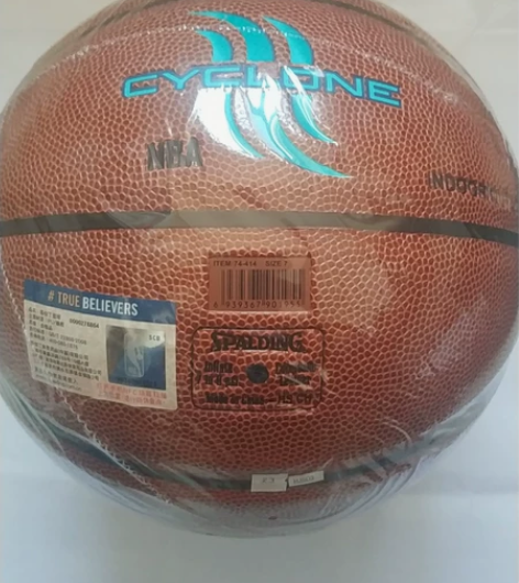 超市撤货，全新正品斯伯丁74-414篮球7...