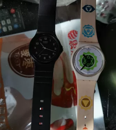 二手卡西欧小黑表和斯沃琪一起打包出。电子石...