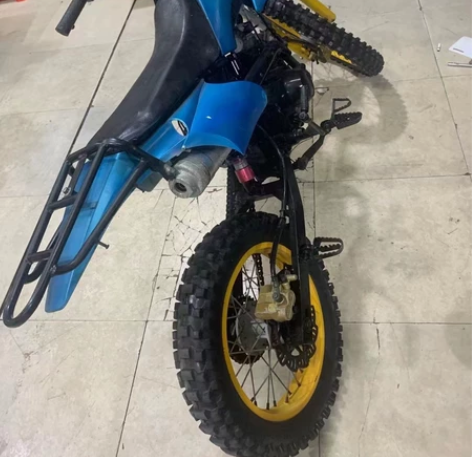 越野摩托车,给油翘头车况OK 外观一般,价...