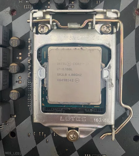 英特尔 i7-6700K CPU 送B15...