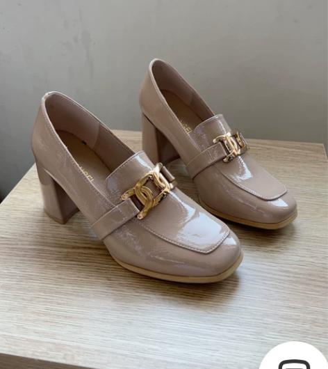 全新单鞋原价228。清仓35包邮。不退不换...