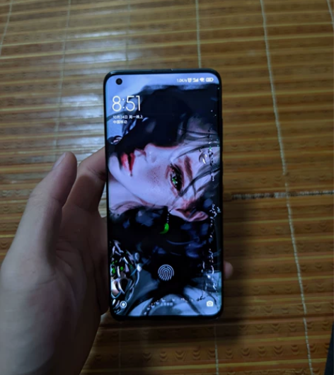 小米10s,黑色顶配。 屏幕下面有个加号烧...