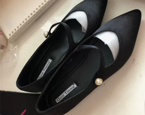 芭蕾复古软底鞋 珍珠扣丝绸缎面尖头平底船鞋...