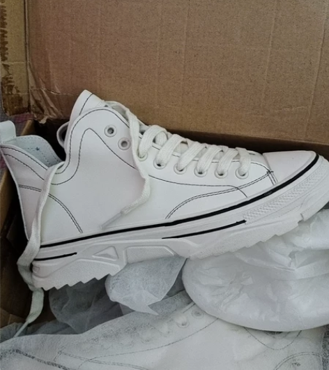 闲置 鞋子 感兴趣的话点“我想要”和我私聊...