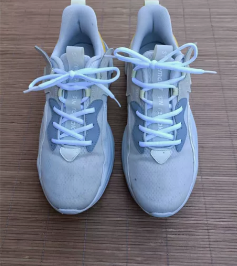 二手乔丹42码运动鞋 鞋子保证正品  无开...