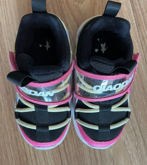 乔丹女童加绒运动鞋，适合秋冬季，26码内长...