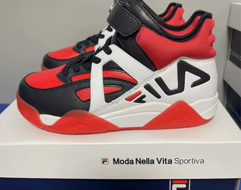 斐乐大童篮球鞋 吊牌齐全 不是原盒 介意的...