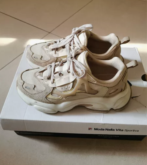 正品斐乐女运动鞋，没穿几次，因为码数不合适...