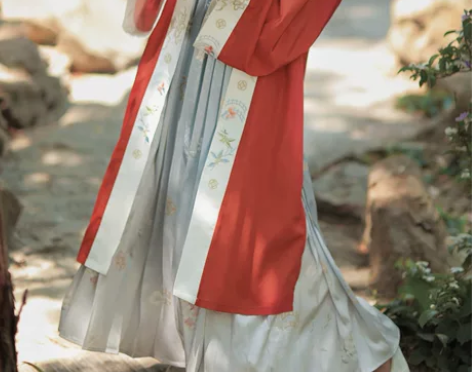 兰若庭 汉服 此间春色 宋制百迭裙 蓝莓冰...