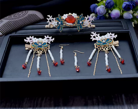 (全新包邮)汉服古风头饰流苏发钗步摇古装配...