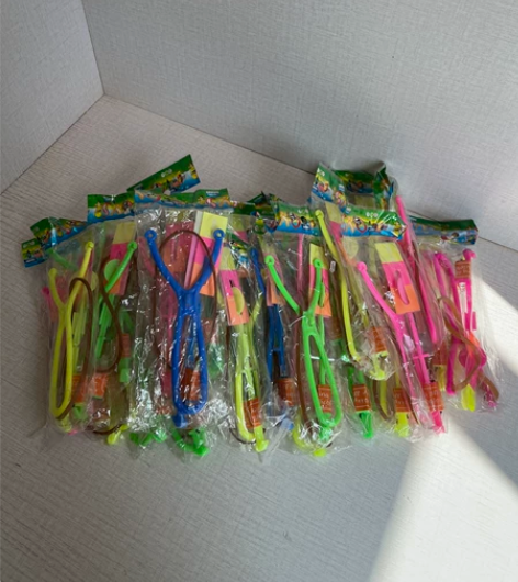 双闪发光弹弓 全新 夜市热卖玩具 大概25...