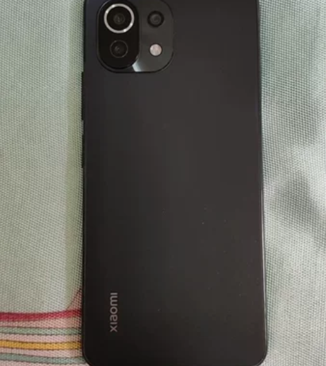 小米11青春版8+256，超薄手感极好，使...